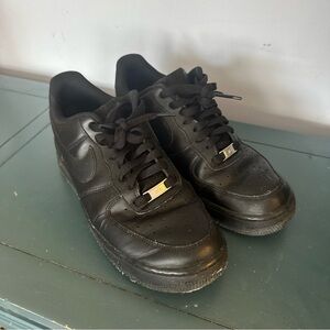 Nike Men's Classic Black Sneakers